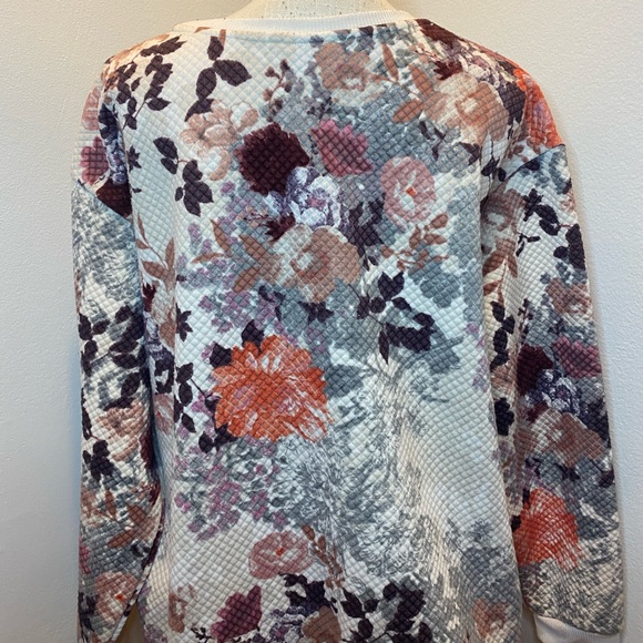 H & M Quilted Floral Sweatshirt - Picture 9 of 9